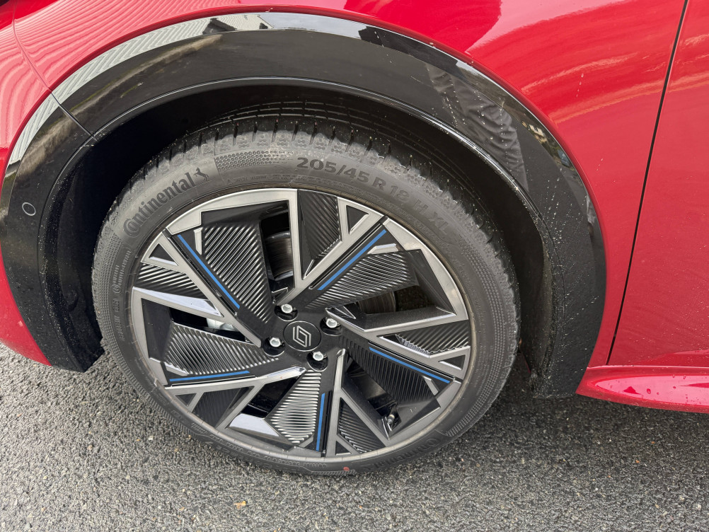 Acheter Renault Clio 6 Clio E-Tech full hybrid 160 ch esprit Alpine 5p neuf dans les concessions du Groupe Faurie