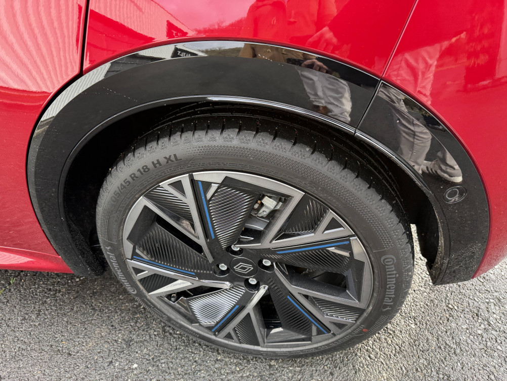 Acheter Renault Clio 6 Clio E-Tech full hybrid 160 ch esprit Alpine 5p neuf dans les concessions du Groupe Faurie