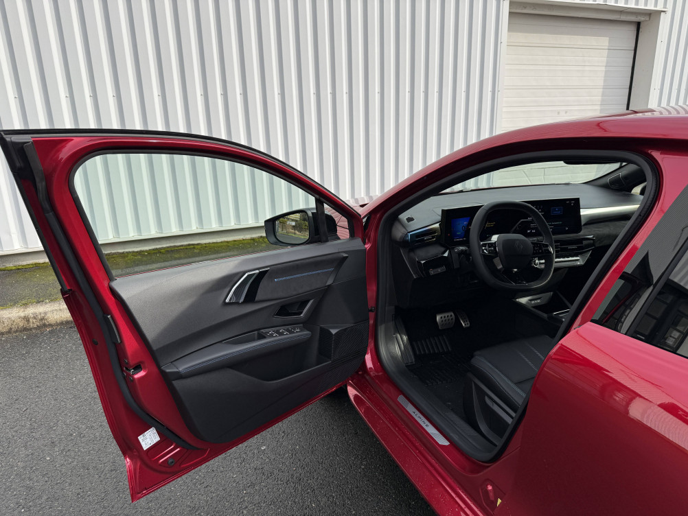 Acheter Renault Clio 6 Clio E-Tech full hybrid 160 ch esprit Alpine 5p neuf dans les concessions du Groupe Faurie