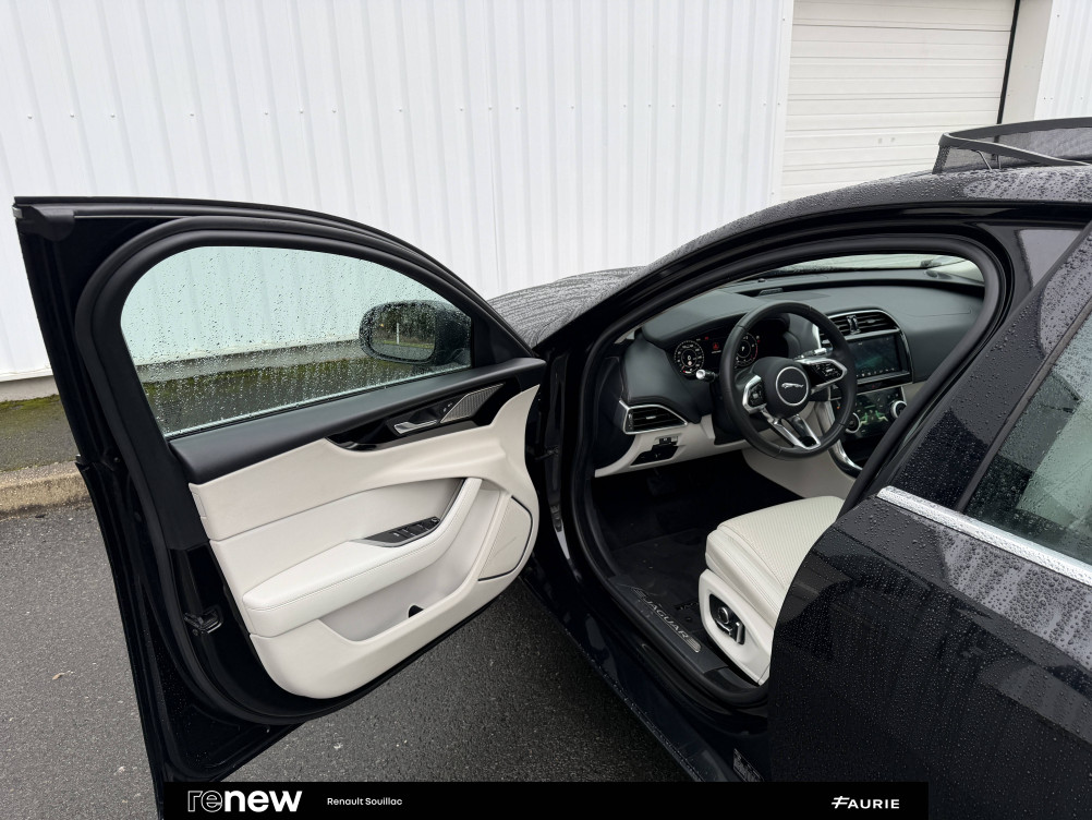 Acheter Jaguar XE XE D180 BVA R-Dynamic S 4p occasion dans les concessions du Groupe Faurie