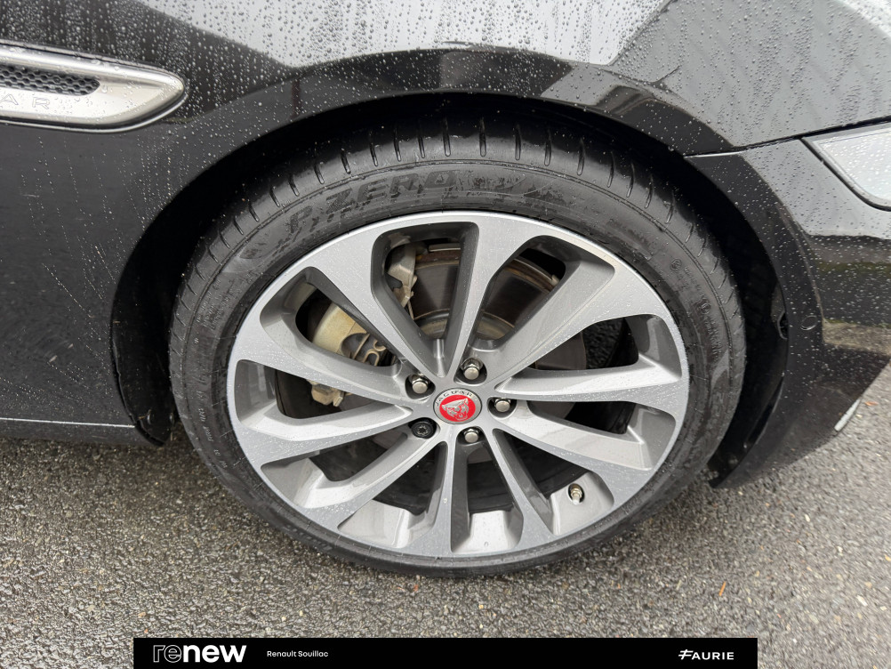 Acheter Jaguar XE XE D180 BVA R-Dynamic S 4p occasion dans les concessions du Groupe Faurie