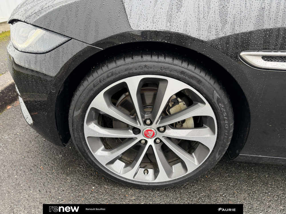Acheter Jaguar XE XE D180 BVA R-Dynamic S 4p occasion dans les concessions du Groupe Faurie