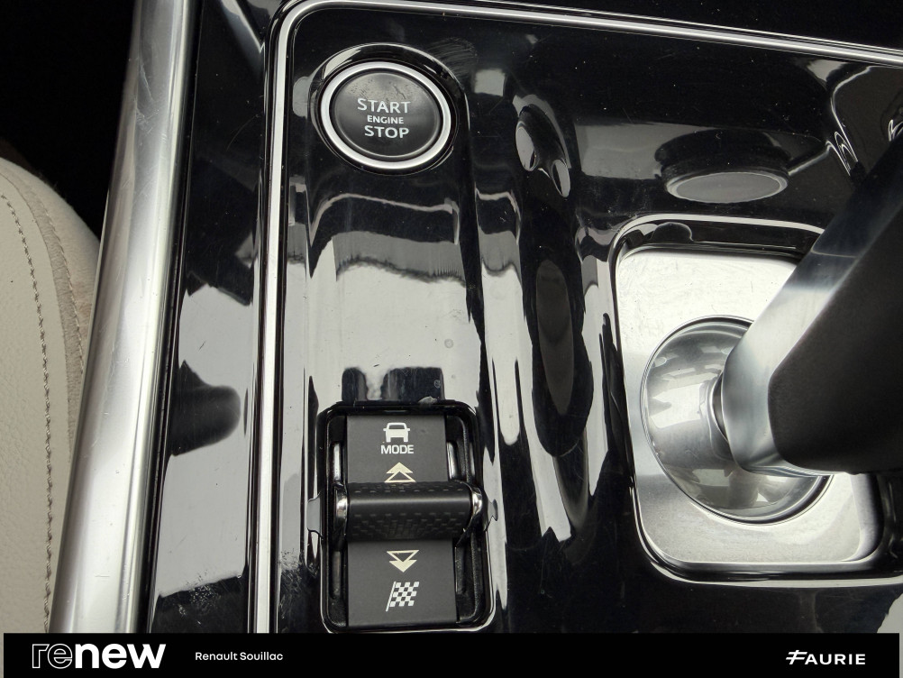 Acheter Jaguar XE XE D180 BVA R-Dynamic S 4p occasion dans les concessions du Groupe Faurie