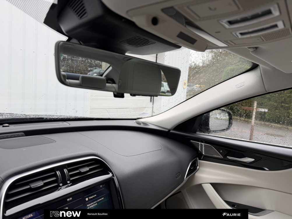 Acheter Jaguar XE XE D180 BVA R-Dynamic S 4p occasion dans les concessions du Groupe Faurie