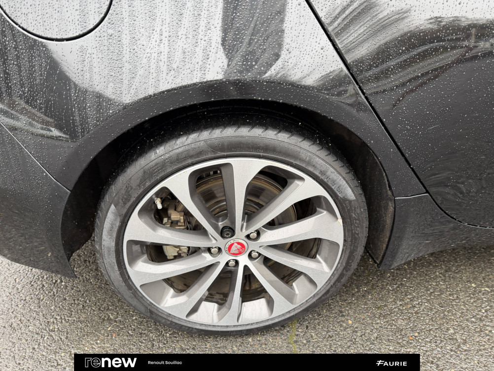 Acheter Jaguar XE XE D180 BVA R-Dynamic S 4p occasion dans les concessions du Groupe Faurie