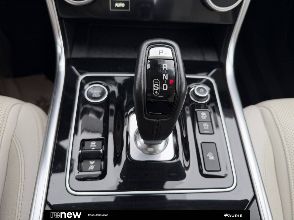 Acheter Jaguar XE XE D180 BVA R-Dynamic S 4p occasion dans les concessions du Groupe Faurie