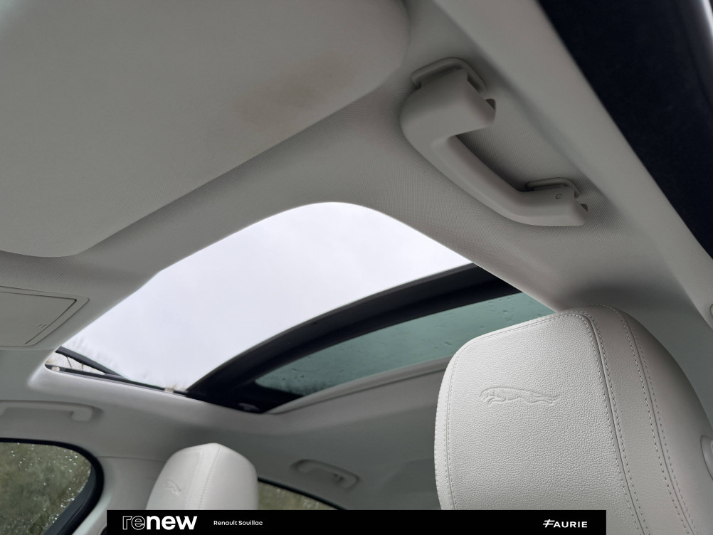 Acheter Jaguar XE XE D180 BVA R-Dynamic S 4p occasion dans les concessions du Groupe Faurie