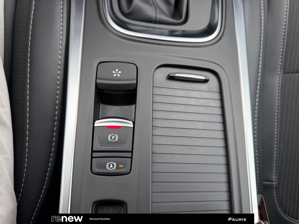 Acheter Renault Megane 4 Mégane IV Berline TCe 140 EDC FAP - 21N Intens 5p occasion dans les concessions du Groupe Faurie