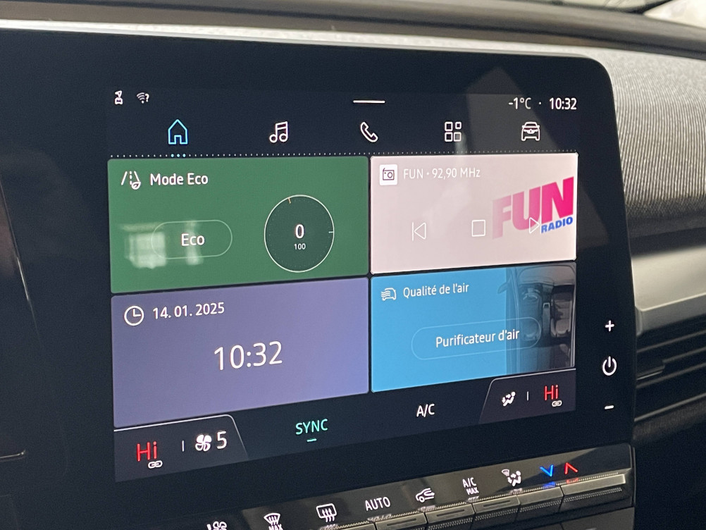 Acheter Renault Megane E-Tech Megane E-Tech EV40 130ch standard charge Equilibre 5p occasion dans les concessions du Groupe Faurie