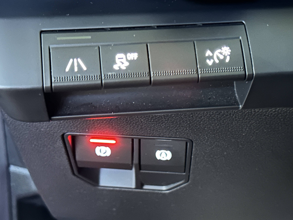 Acheter Renault Megane E-Tech Megane E-Tech EV60 220 ch super charge Iconic 5p occasion dans les concessions du Groupe Faurie