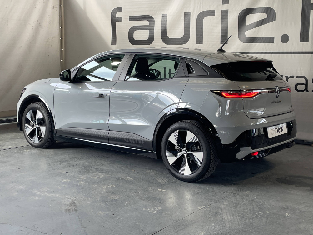 Acheter Renault Megane E-Tech Megane E-Tech EV40 130ch standard charge Equilibre 5p occasion dans les concessions du Groupe Faurie