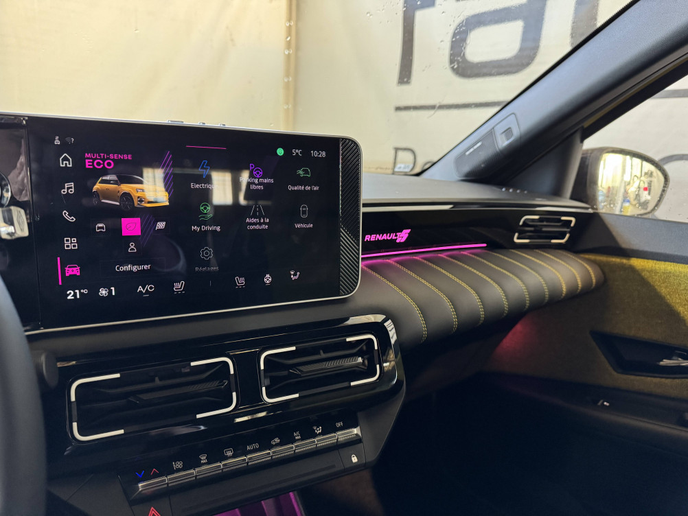 Acheter Renault Renault 5 Renault 5 E-Tech Electrique 150 ch autonomie confort Iconic cinq 5p occasion dans les concessions du Groupe Faurie