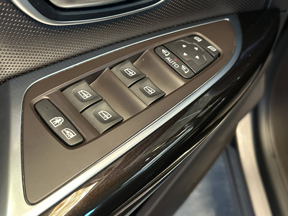 Acheter Renault Espace 5 E-Tech Espace Blue dCi 200 EDC Initiale Paris 5p occasion dans les concessions du Groupe Faurie