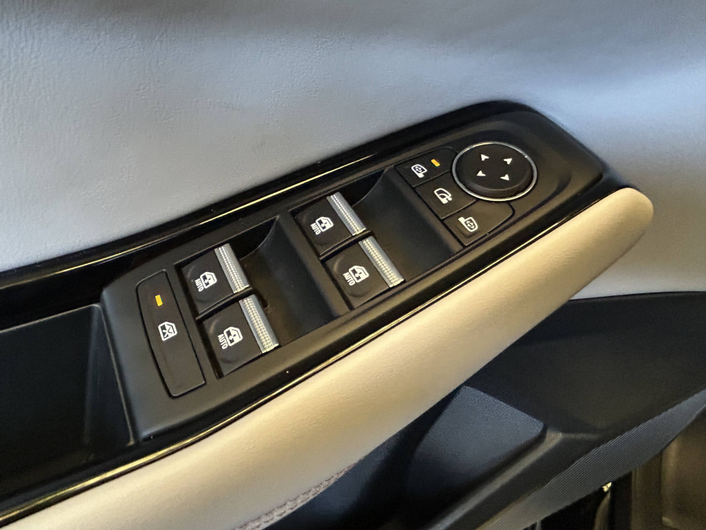 Acheter Renault Espace 6 Espace E-Tech full hybrid 200 GSR2 Iconic 5p occasion dans les concessions du Groupe Faurie