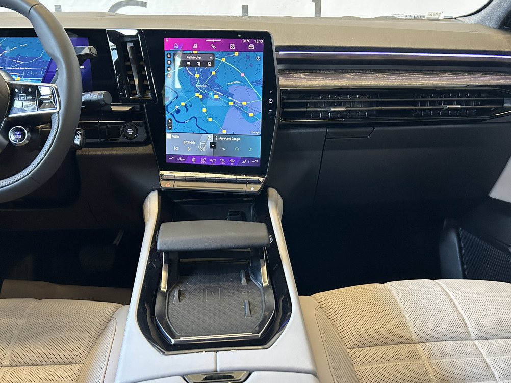 Acheter Renault Espace 6 Espace E-Tech full hybrid 200 GSR2 Iconic 5p occasion dans les concessions du Groupe Faurie