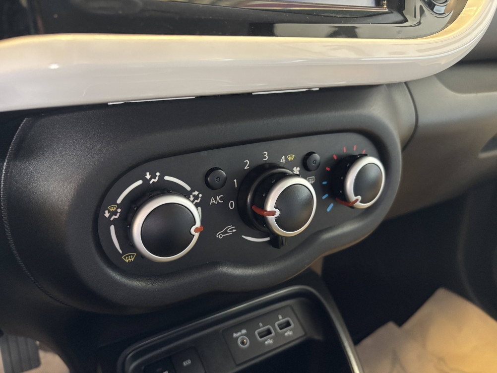 Acheter Renault Twingo 3 Twingo III TCe 95 Intens 5p occasion dans les concessions du Groupe Faurie