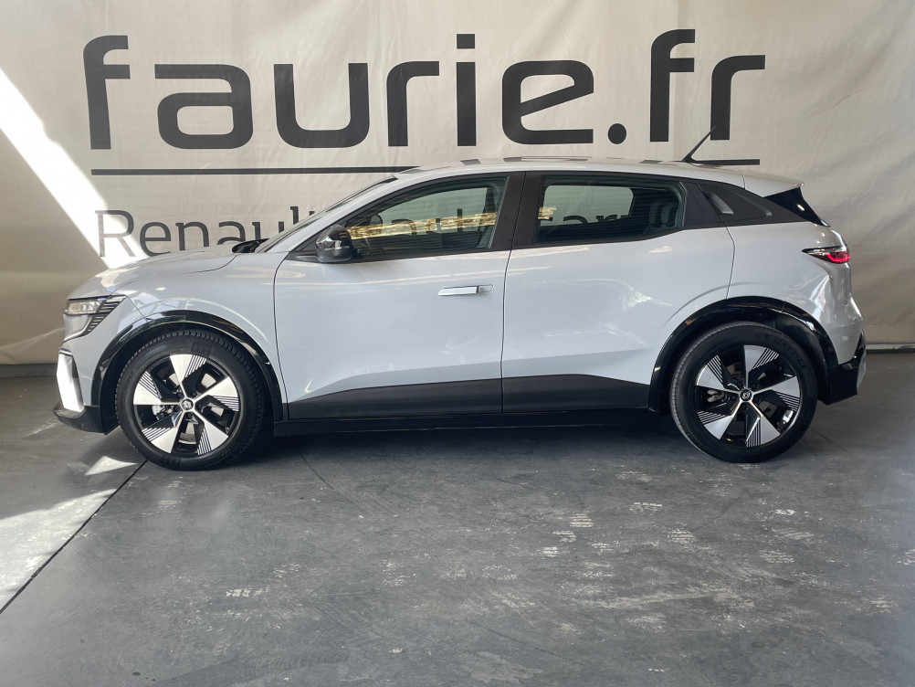 Acheter Renault Megane E-Tech Megane E-Tech EV40 130ch standard charge Equilibre 5p occasion dans les concessions du Groupe Faurie