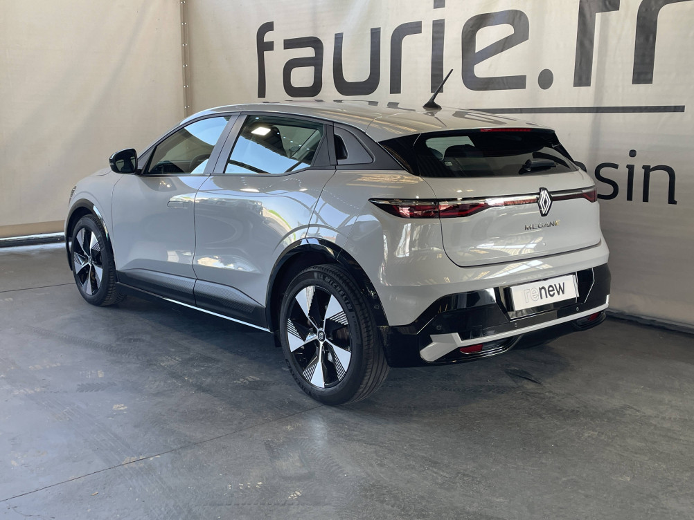 Acheter Renault Megane E-Tech Megane E-Tech EV40 130ch standard charge Equilibre 5p occasion dans les concessions du Groupe Faurie