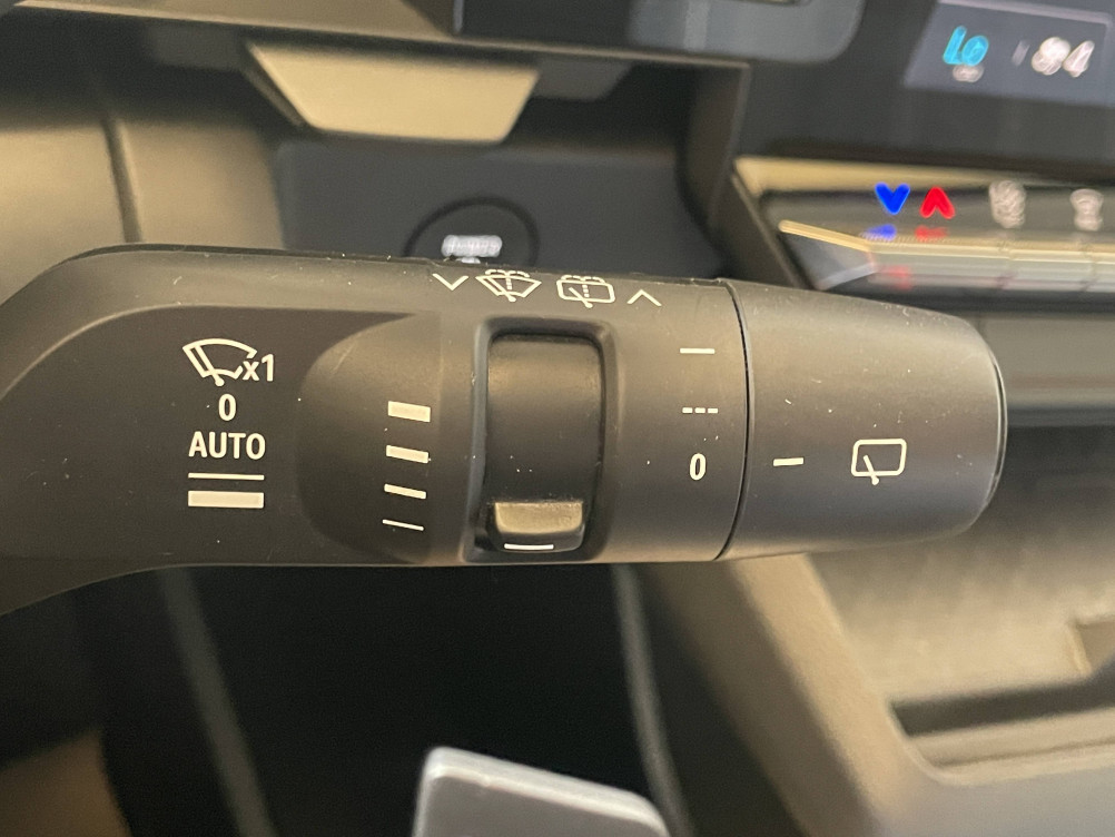 Acheter Renault Megane E-Tech Megane E-Tech EV40 130ch standard charge Equilibre 5p occasion dans les concessions du Groupe Faurie