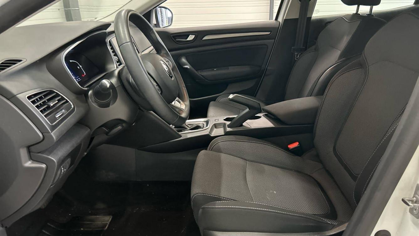 Acheter Renault Megane 4 Megane IV Berline Blue dCi 115 EDC Evolution 5p occasion dans les concessions du Groupe Faurie