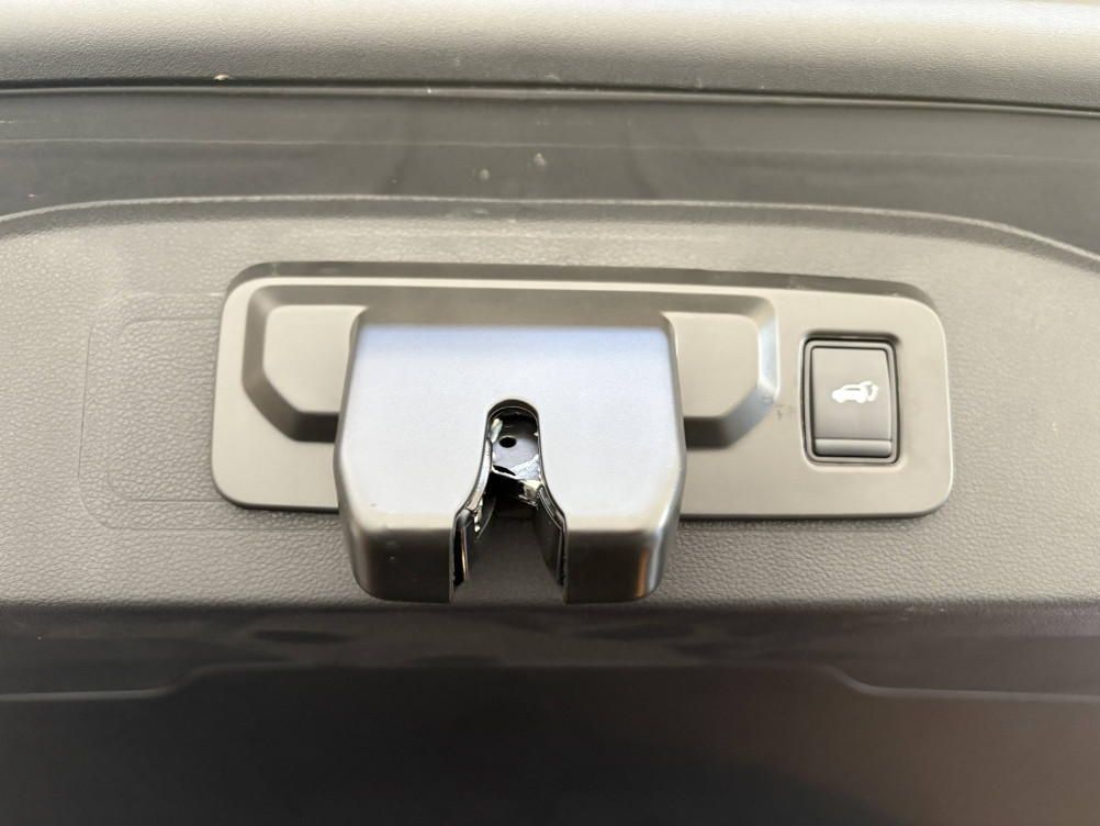 Acheter Renault Espace 6 Espace E-Tech full hybrid 200 GSR2 Iconic 5p occasion dans les concessions du Groupe Faurie