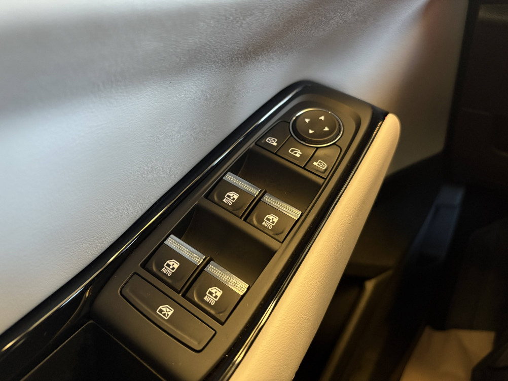 Acheter Renault Espace 6 Espace E-Tech full hybrid 200 GSR2 Iconic 5p occasion dans les concessions du Groupe Faurie