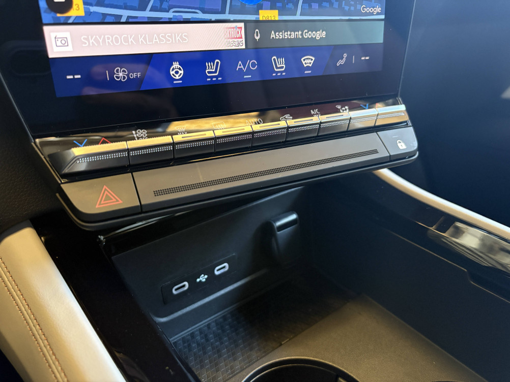 Acheter Renault Espace 6 Espace E-Tech full hybrid 200 GSR2 Iconic 5p occasion dans les concessions du Groupe Faurie