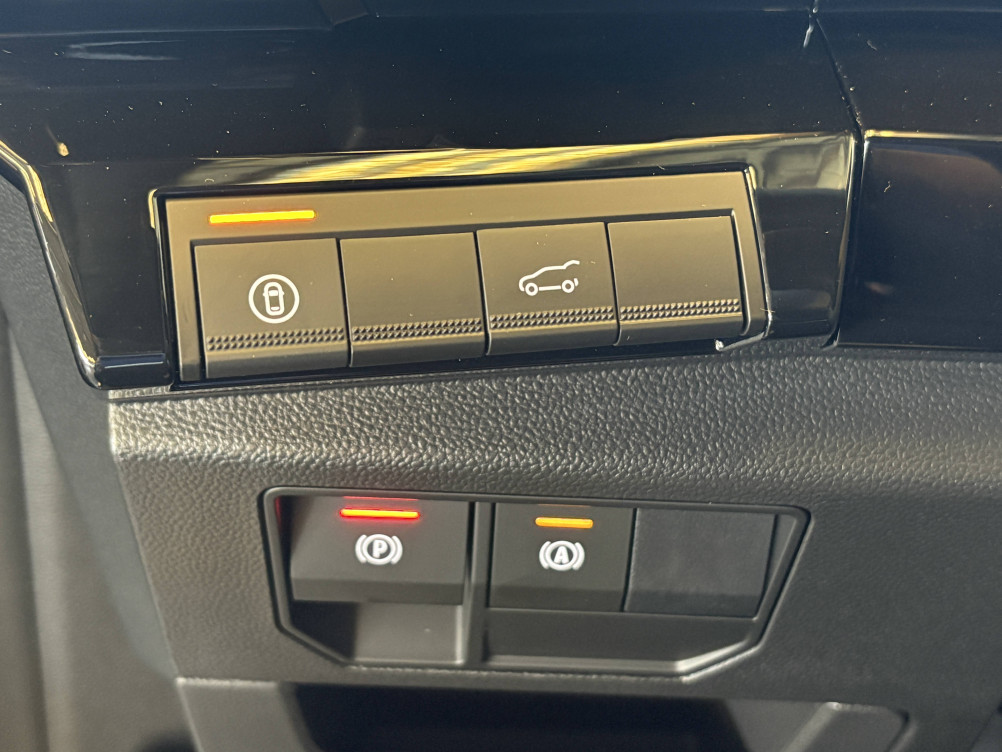 Acheter Renault Espace 6 Espace E-Tech full hybrid 200 GSR2 Iconic 5p occasion dans les concessions du Groupe Faurie