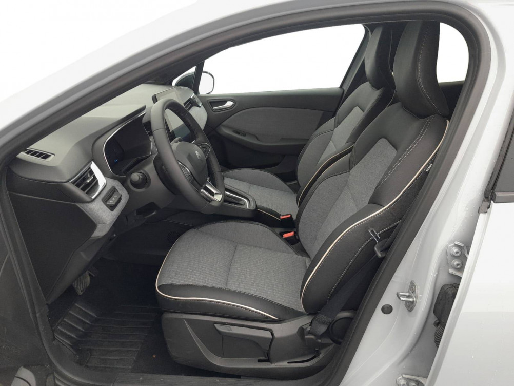 Acheter Renault Clio 5 Clio E-Tech full hybrid 145 ch GSR2 Techno 5p occasion dans les concessions du Groupe Faurie