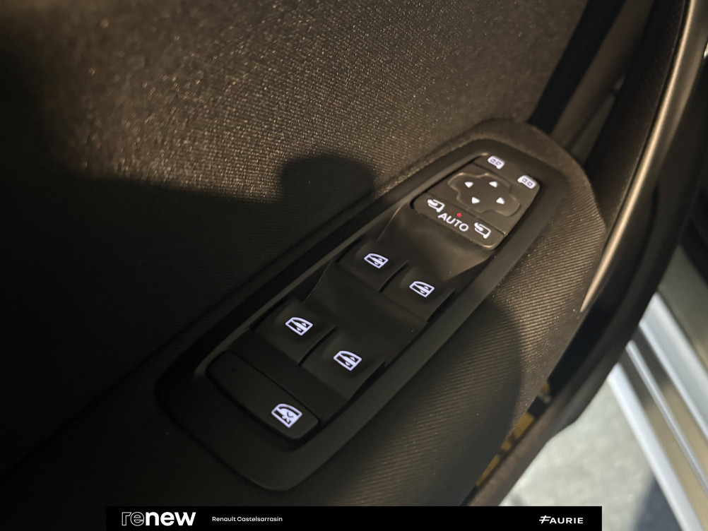 Acheter Renault Megane 4 Mégane IV Berline Blue dCi 115 - 21N Business 5p occasion dans les concessions du Groupe Faurie