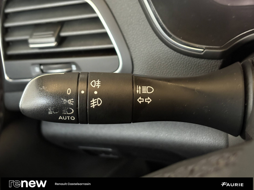 Acheter Renault Megane 4 Mégane IV Berline TCe 130 Energy Intens 5p occasion dans les concessions du Groupe Faurie