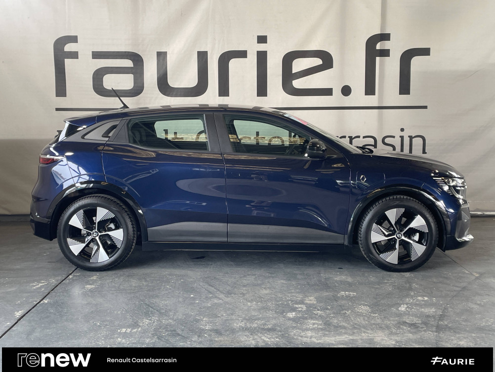 Acheter Renault Megane E-Tech Megane E-Tech EV40 130ch standard charge Equilibre 5p occasion dans les concessions du Groupe Faurie