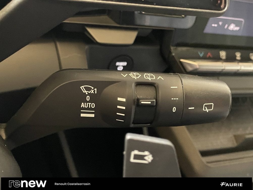 Acheter Renault Megane E-Tech Megane E-Tech EV40 130ch standard charge Equilibre 5p occasion dans les concessions du Groupe Faurie