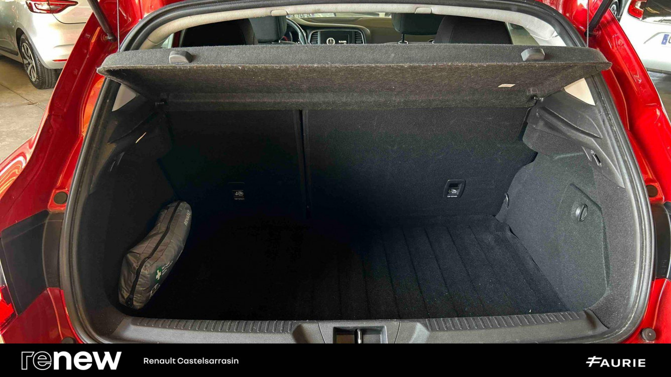 Acheter Renault Megane 4 Mégane IV Berline Blue dCi 115 EDC Business 5p occasion dans les concessions du Groupe Faurie