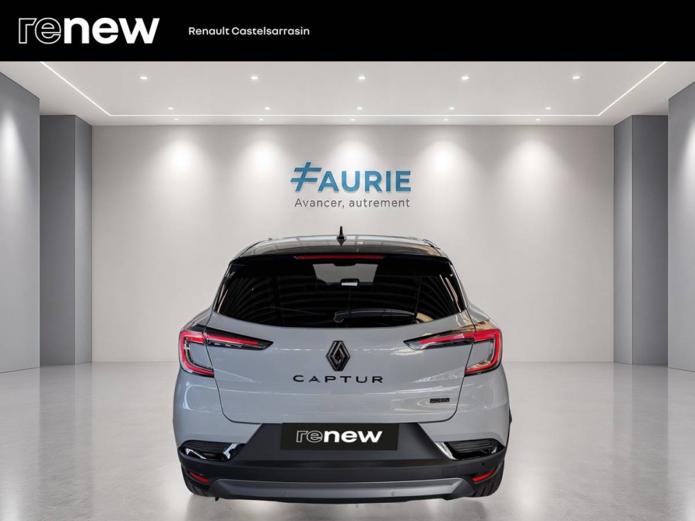 Acheter Renault Captur 2 Captur E-Tech full hybrid 160 ch esprit Alpine 5p neuf dans les concessions du Groupe Faurie