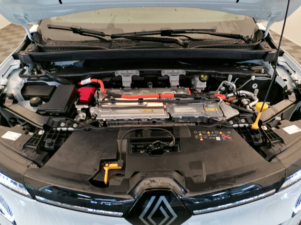 Acheter Renault Megane 5 Megane E-Tech EV60 220 ch optimum charge Iconic 5p occasion dans les concessions du Groupe Faurie