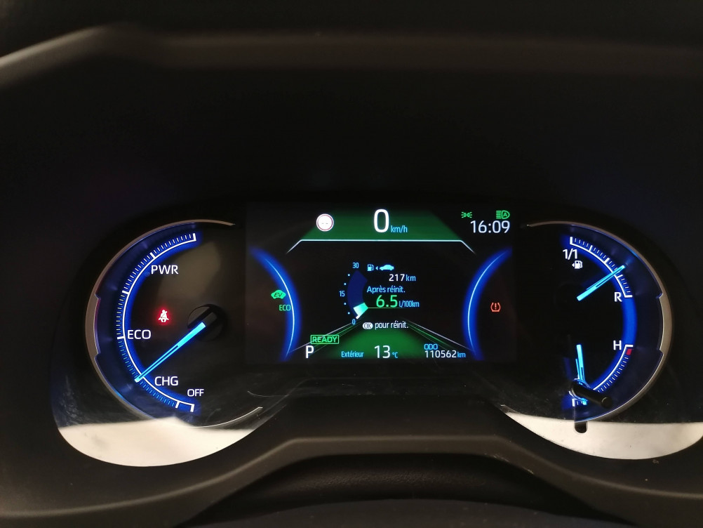 Acheter Toyota RAV4 5 RAV4 Hybride Pro 222 ch AWD-i Dynamic Business 5p occasion dans les concessions du Groupe Faurie