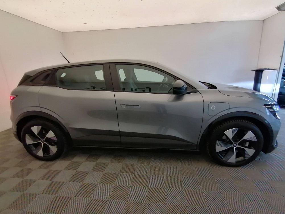 Acheter Renault Megane E-Tech Megane E-Tech EV60 220 ch super charge Equilibre 5p occasion dans les concessions du Groupe Faurie