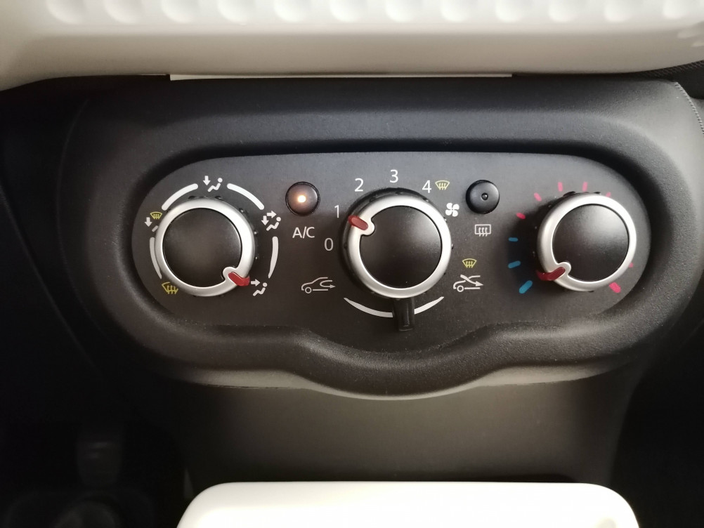 Acheter Renault Twingo 3 Twingo III 1.0 SCe 70 E6C Limited 5p occasion dans les concessions du Groupe Faurie