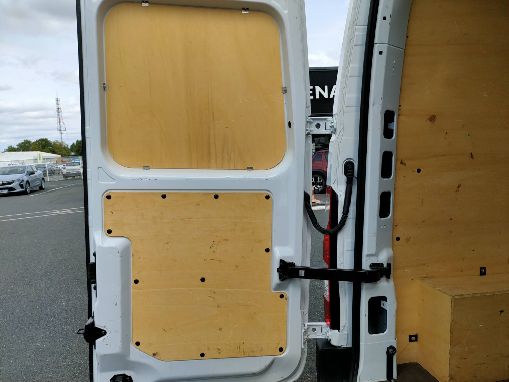 Acheter Renault Master 3 MASTER FGN TRAC F3500 L3H3 BLUE DCI 135 CONFORT 4p occasion dans les concessions du Groupe Faurie