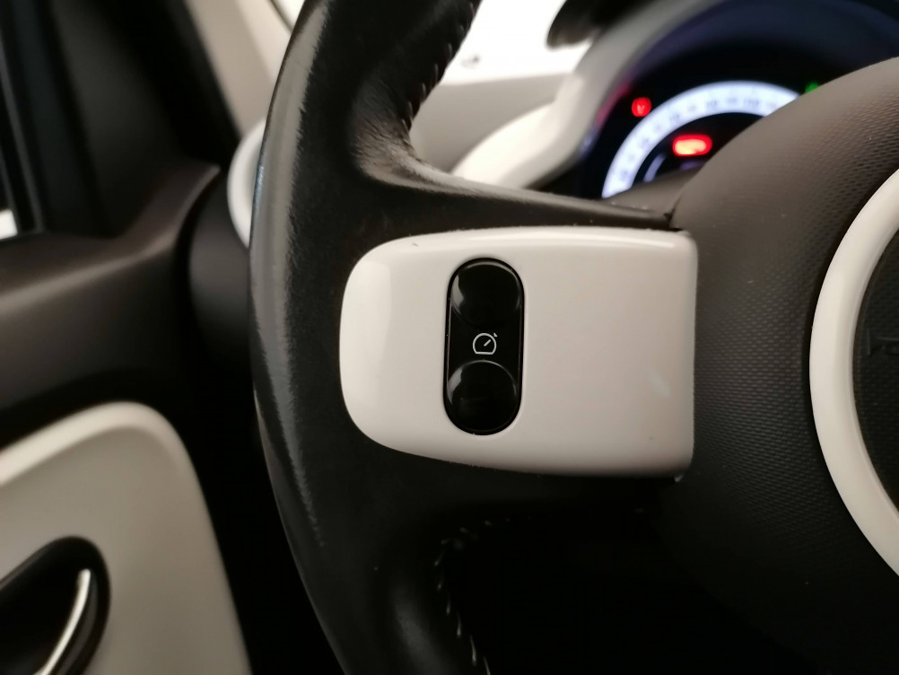 Acheter Renault Twingo 3 Twingo III 0.9 TCe 90 Energy E6C Intens 5p occasion dans les concessions du Groupe Faurie