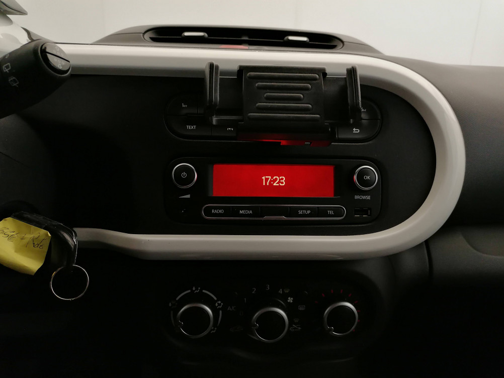 Acheter Renault Twingo 3 Twingo III 0.9 TCe 90 Energy E6C Intens 5p occasion dans les concessions du Groupe Faurie