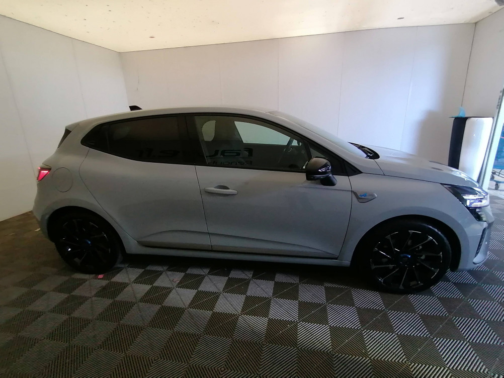 Acheter Renault Clio 5 Clio E-Tech full hybrid 145 ch GSR2 Esprit Alpine 5p occasion dans les concessions du Groupe Faurie