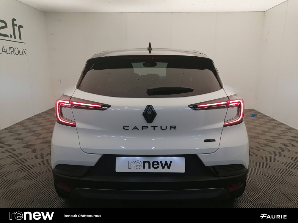 Acheter Renault Captur 2 Captur E-Tech full hybrid 145 ch esprit Alpine 5p occasion dans les concessions du Groupe Faurie