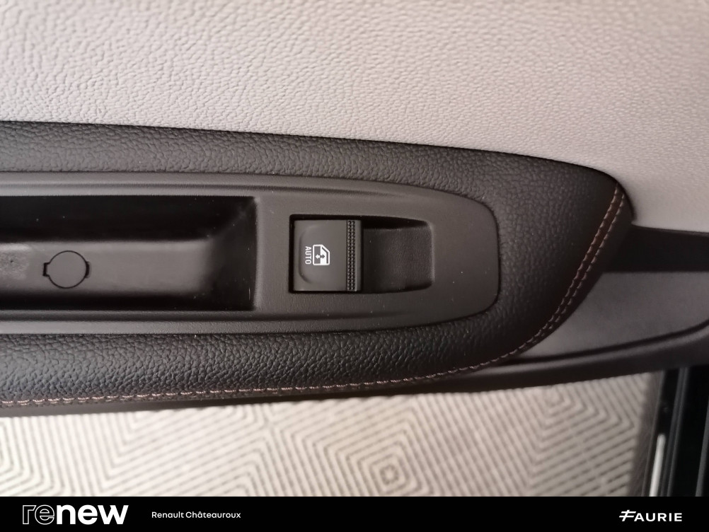 Acheter Renault Clio 5 Clio TCe 140 - 21N Initiale Paris 5p occasion dans les concessions du Groupe Faurie