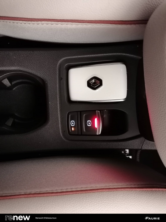 Acheter Renault Clio 5 Clio TCe 140 - 21N Initiale Paris 5p occasion dans les concessions du Groupe Faurie