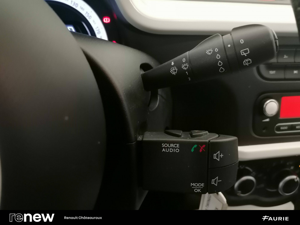 Acheter Renault Twingo 3 Twingo III 0.9 TCe 90 Energy E6C Intens 5p occasion dans les concessions du Groupe Faurie