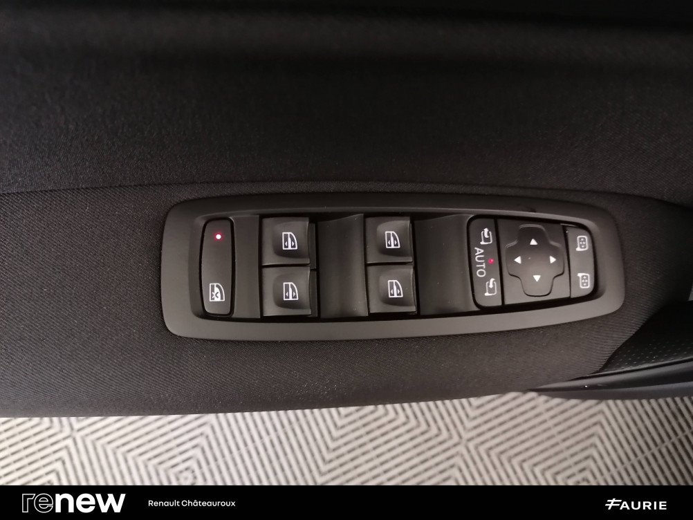 Acheter Renault Megane E-Tech Mégane IV Berline TCe 140 EDC FAP - 21N Business 5p occasion dans les concessions du Groupe Faurie