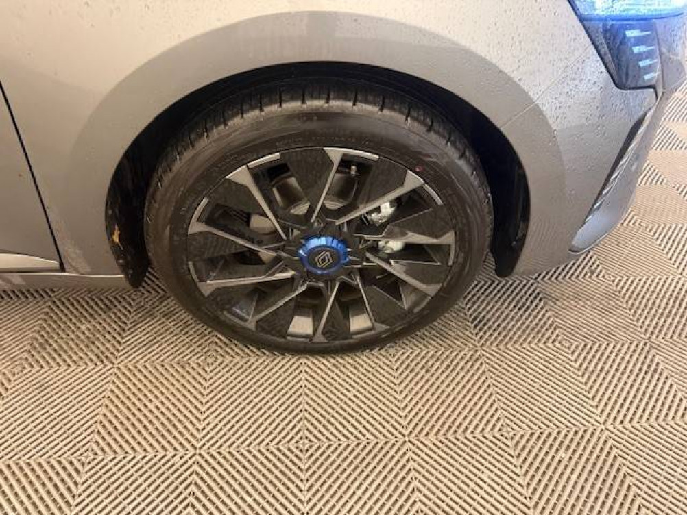 Acheter Renault Clio 5 Clio E-Tech full hybrid 145 ch GSR2 Esprit Alpine 5p neuf dans les concessions du Groupe Faurie