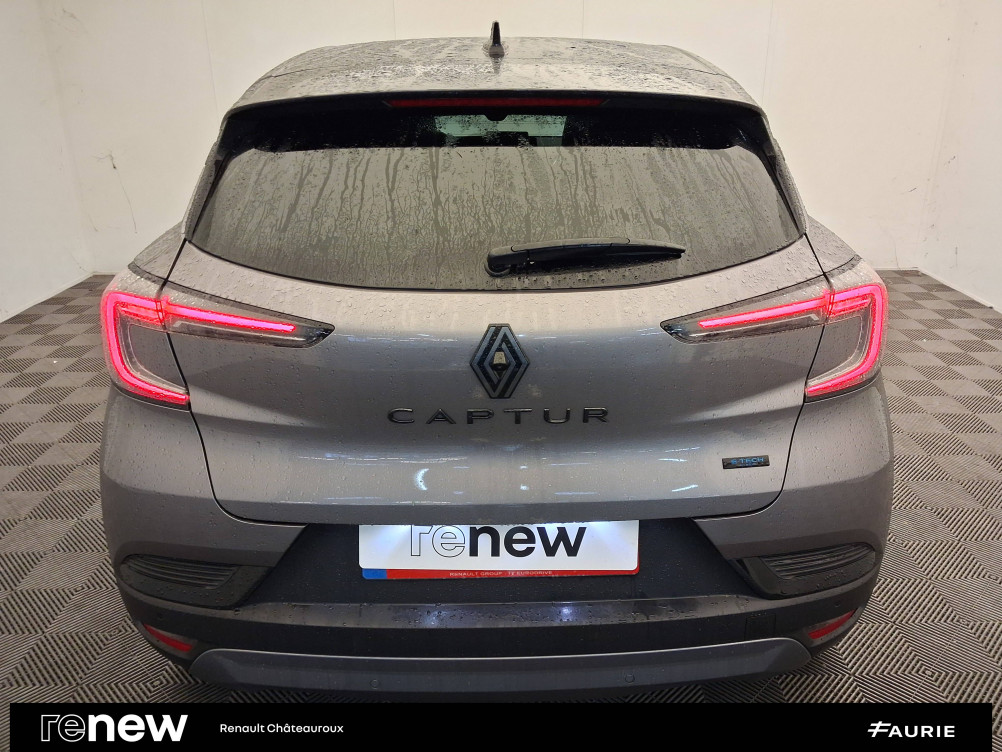 Acheter Renault Captur 2 Captur E-Tech full hybrid 160 ch esprit Alpine 5p occasion dans les concessions du Groupe Faurie